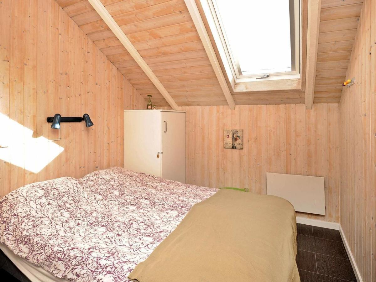 8 Person Holiday Home In Hejls Oda fotoğraf